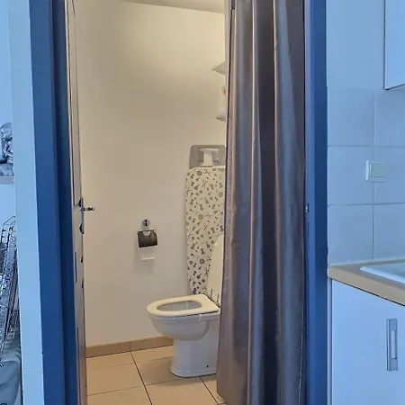 Agreable Pavillon Avec Grande Terrasse Pour 6 Personnes * Вальрас-Пляж