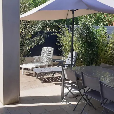 Agreable Pavillon Avec Grande Terrasse Pour 6 Personnes Дом отдыха Вальрас-Пляж