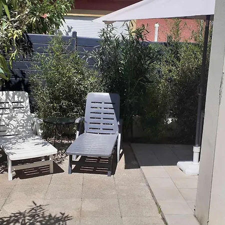 Дом отдыха Agreable Pavillon Avec Grande Terrasse Pour 6 Personnes Вальрас-Пляж