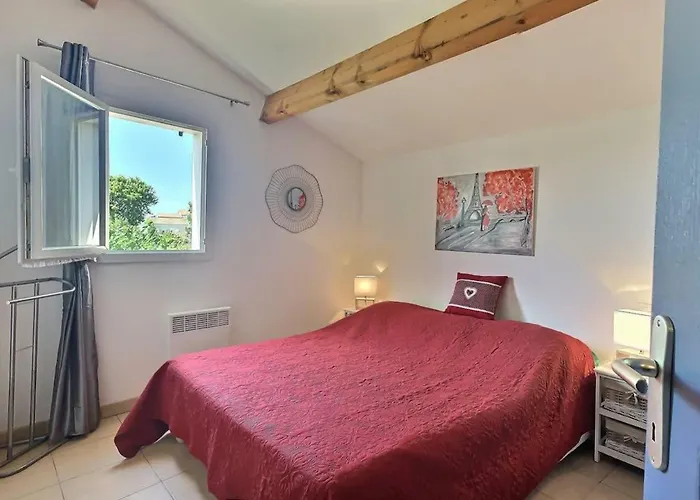 Pavillon Avec Grande Terrasse Pour 6 Personnes *