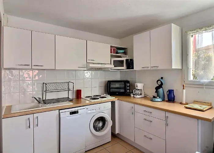 Pavillon Avec Grande Terrasse Pour 6 Personnes *